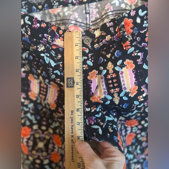 Levi’s demi curve slim jeans - Picture 6 of 10